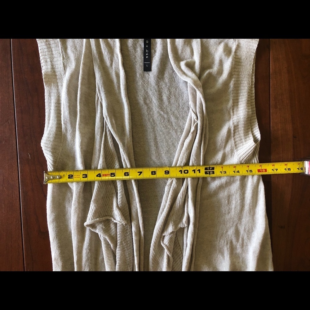 Tana + Bee Long Vest - Picture 4 of 5